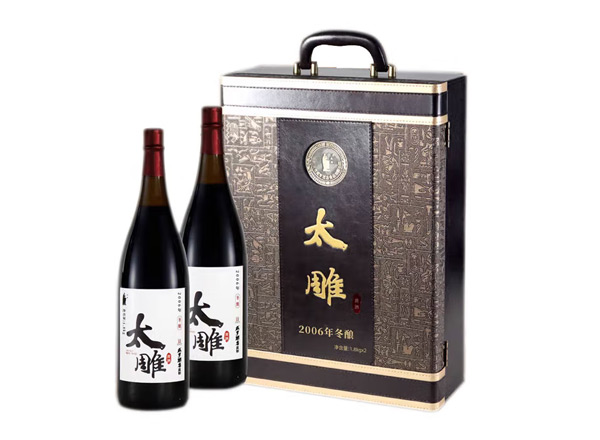 汕头回收太雕黄酒咸亨酒店太雕黄酒2006年冬酿1.8KG*2礼盒装绍兴黄酒